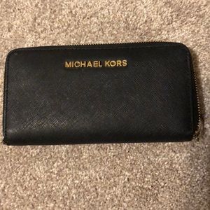 Michael Kors Continental Wallet